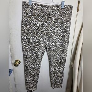 American Eagle Next Level Stretch Leopard Print Hi-Rise Jegging 20 Short